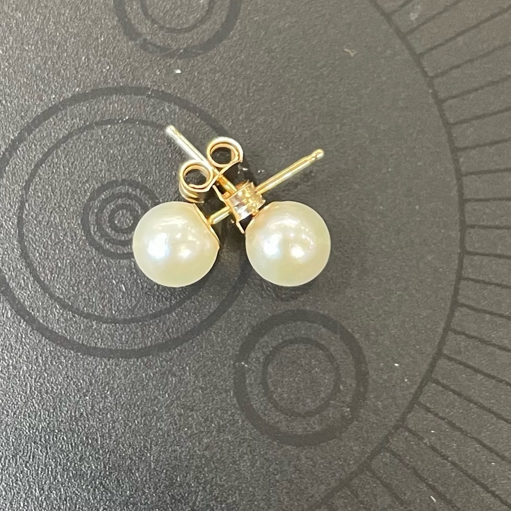 14Kt Pearl Earrings 💘💘💘